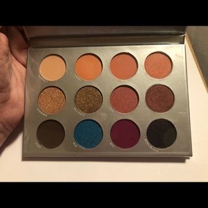 PUR 12 piece eye shadow palette